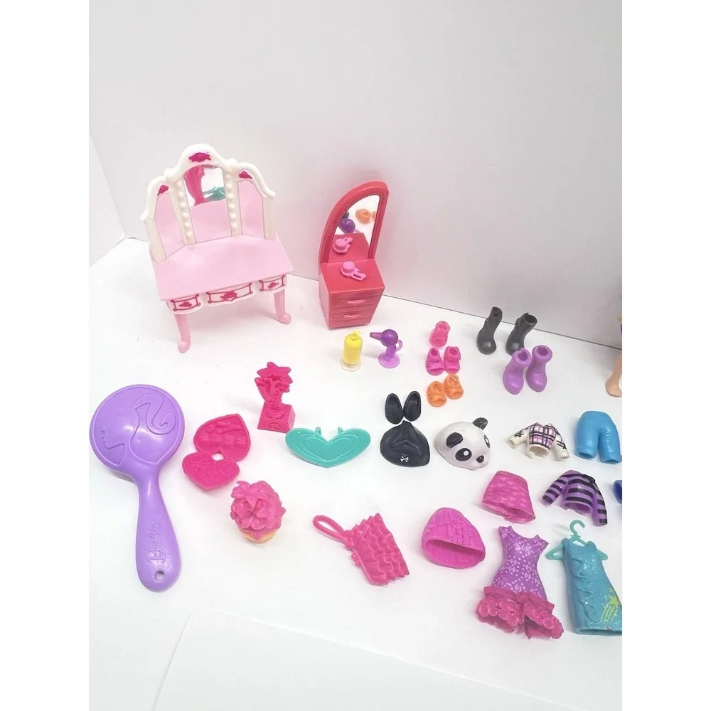 Mini Barbie Lot 2010 4 Dolls 4" And Clothes, Shoes & Accessories 59 Pieces - Picture 2 of 5